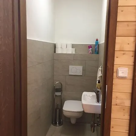 Na Jizdarne مزرعة للإقامة *